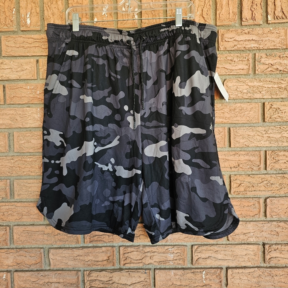 Reebok Men's Shorts Black Camo Size 2XL